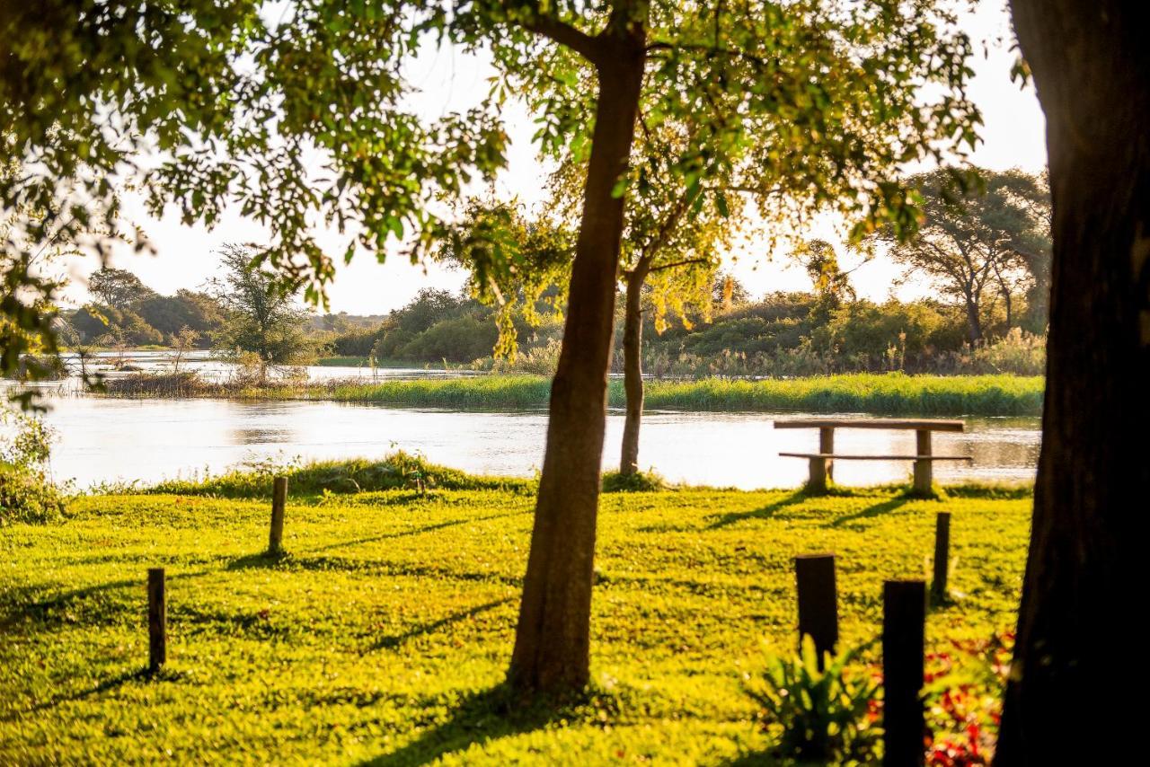 Hotel Zambezi Mubala Camp Katima Mulilo Esterno foto