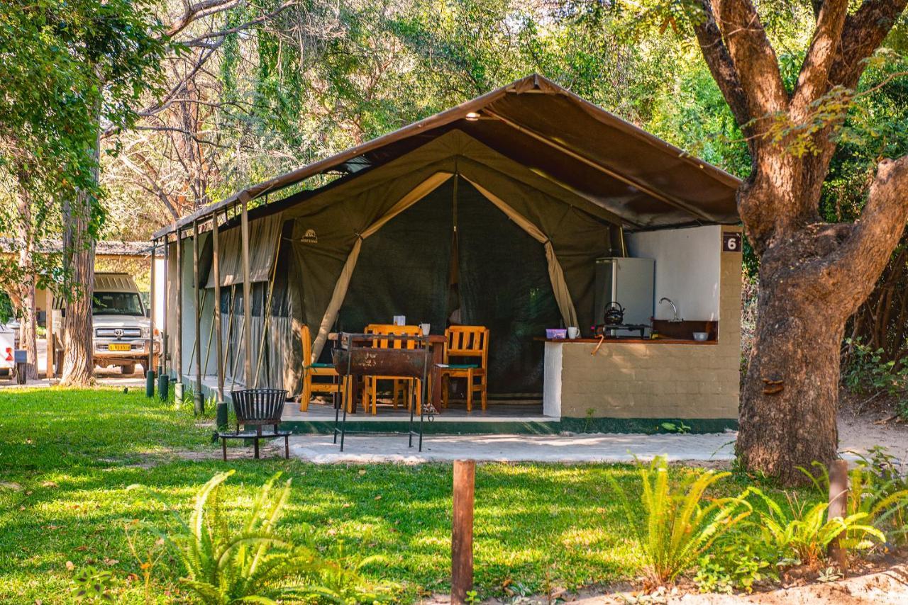 Hotel Zambezi Mubala Camp Katima Mulilo Esterno foto