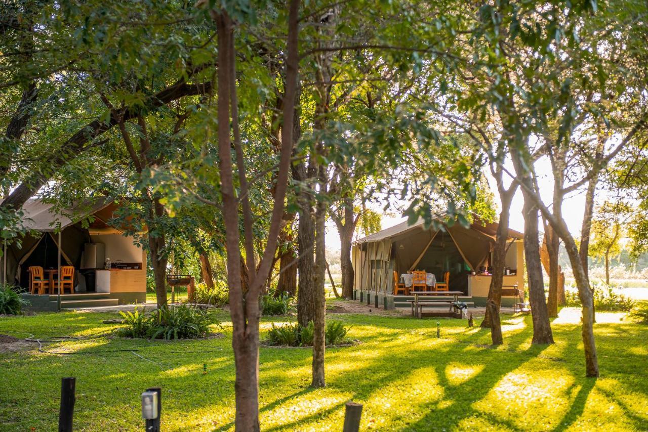 Hotel Zambezi Mubala Camp Katima Mulilo Esterno foto