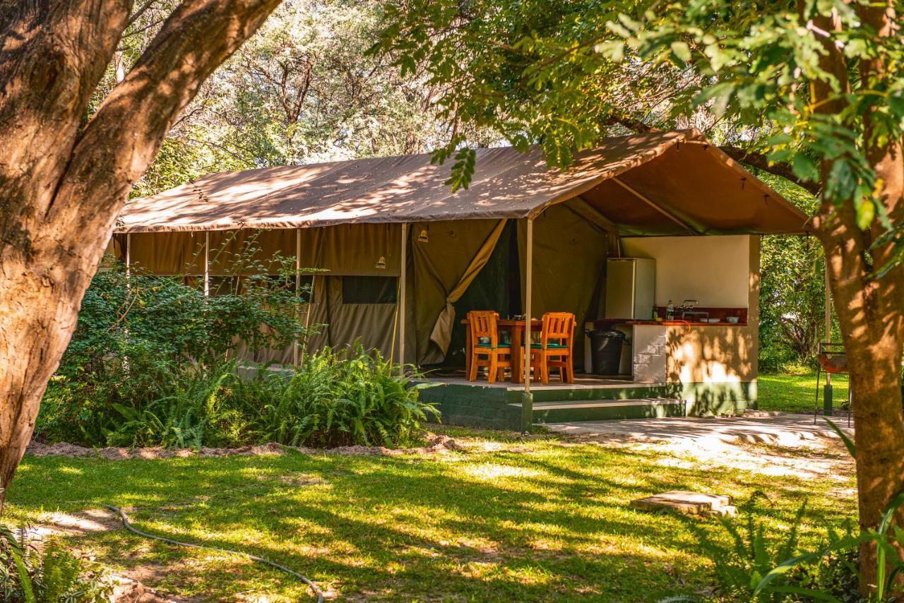 Hotel Zambezi Mubala Camp Katima Mulilo Esterno foto