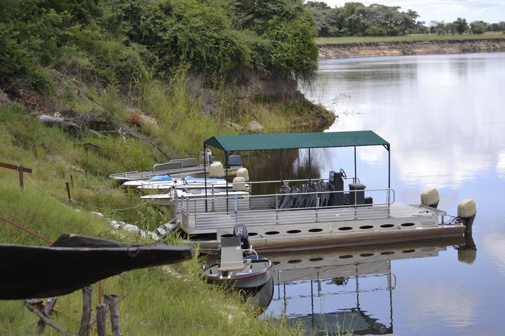 Hotel Zambezi Mubala Camp Katima Mulilo Esterno foto