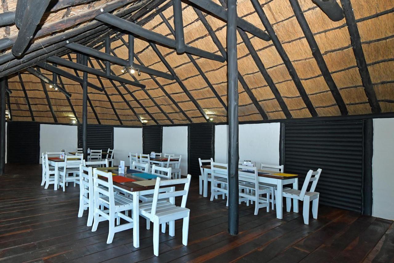 Hotel Zambezi Mubala Camp Katima Mulilo Esterno foto